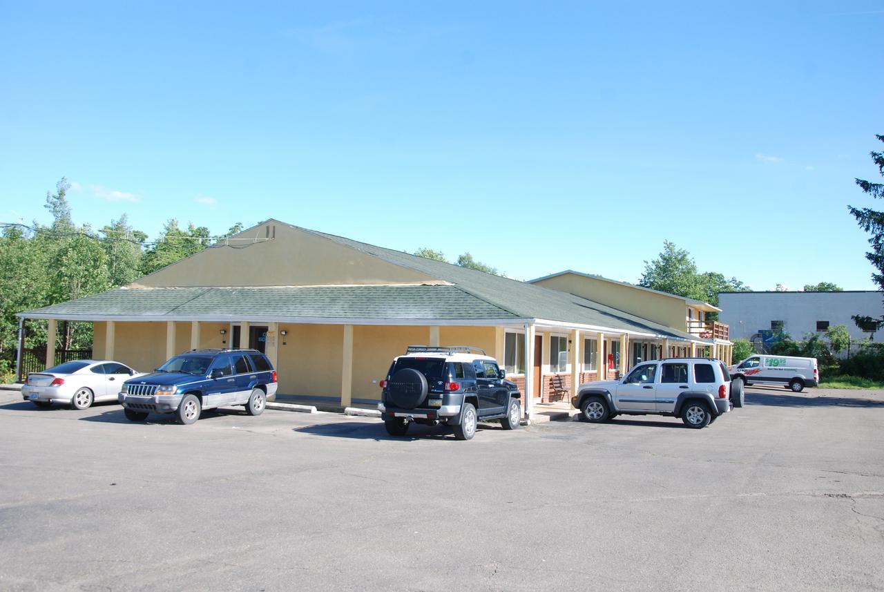 Mount Laurel Motel Hazleton Exteriör bild