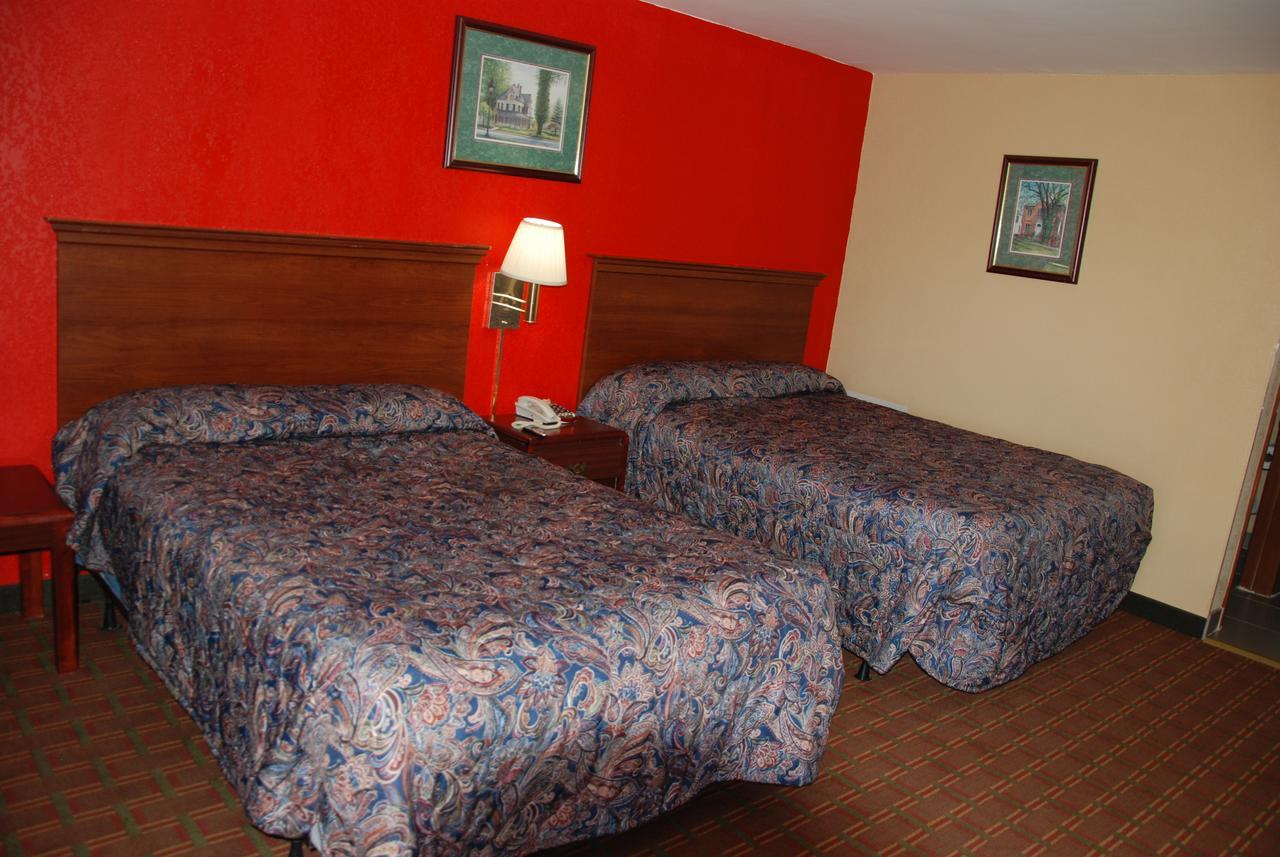 Mount Laurel Motel Hazleton Exteriör bild
