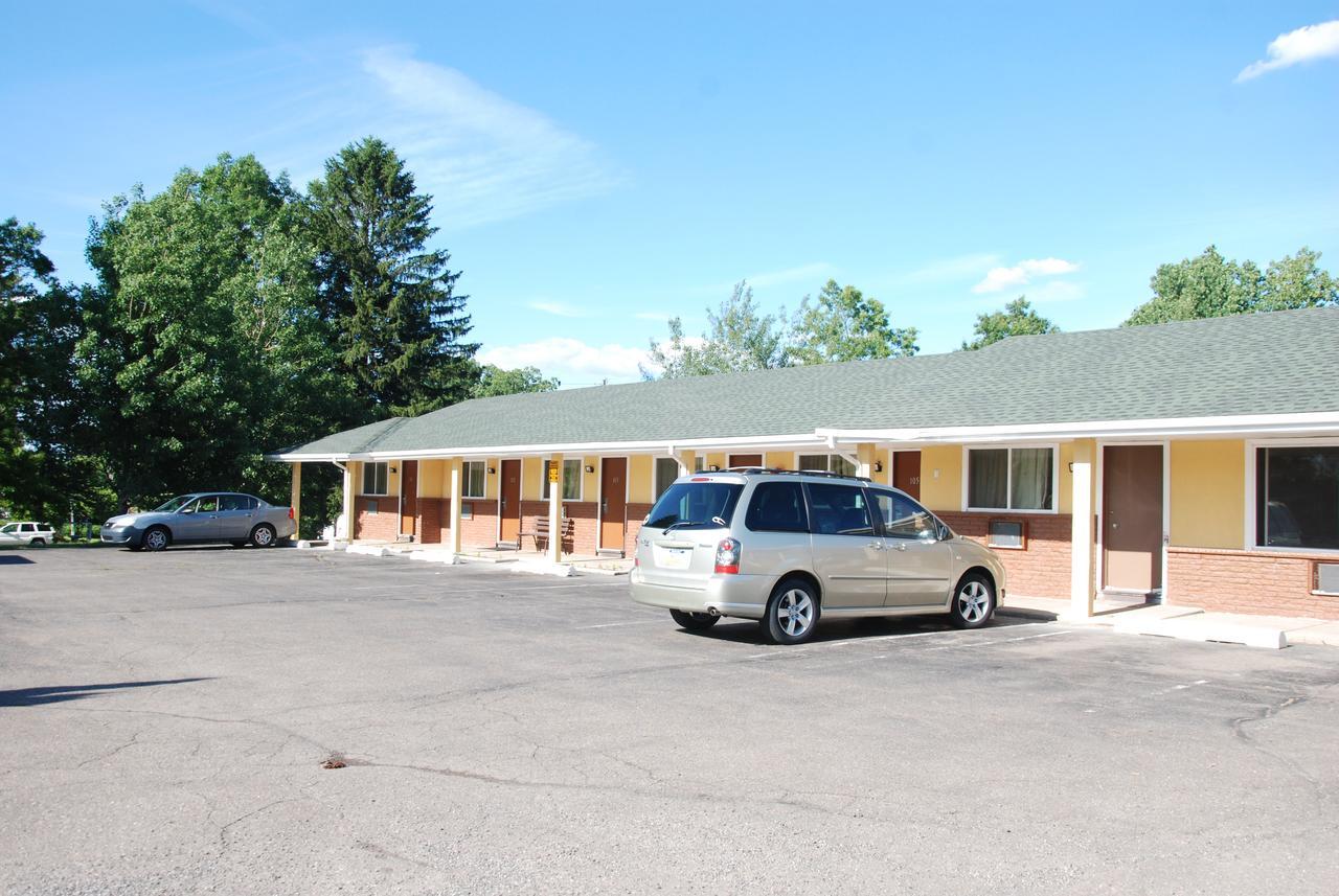 Mount Laurel Motel Hazleton Exteriör bild