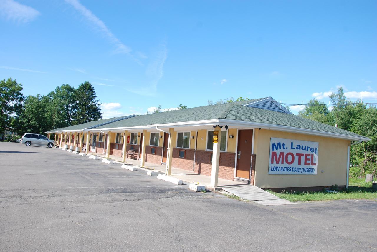 Mount Laurel Motel Hazleton Exteriör bild